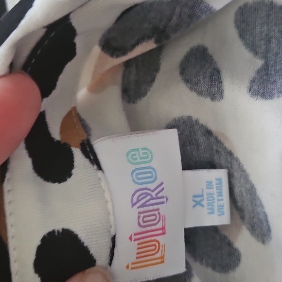 LuLaRoe Valentina Leopard Print Button Down Blouse - Picture 10 of 14